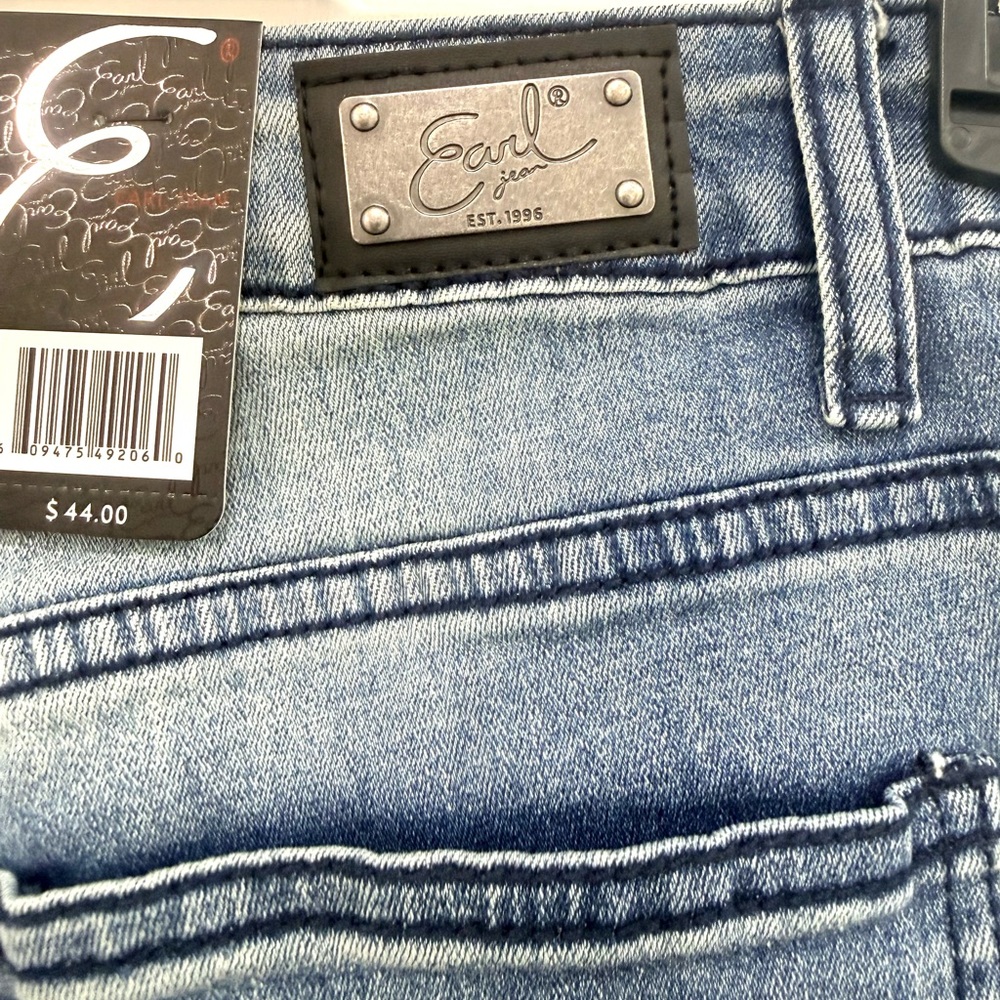 Earl Women's Blue Denim Shorts - Picture 6 of 10